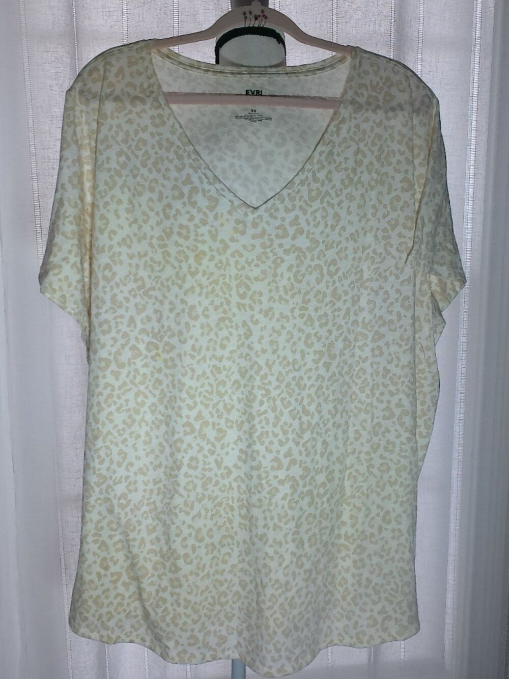 EVRI Everyday Tee Relaxed Fit Short Sleeve V-Neck Cream Animal Print Tee 3XL